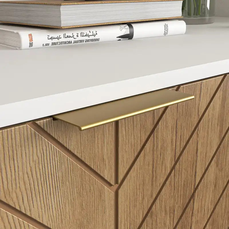 Buffet double porte à chevrons blanc et bois naturel avec pieds dorés