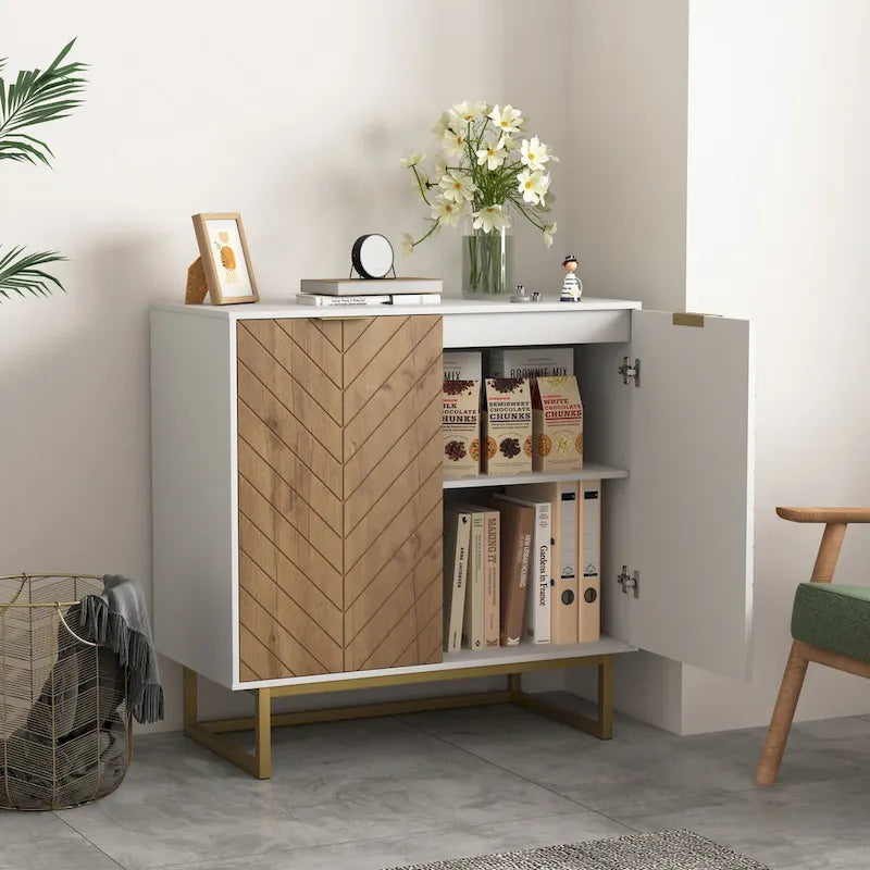 Buffet double porte à chevrons blanc et bois naturel avec pieds dorés