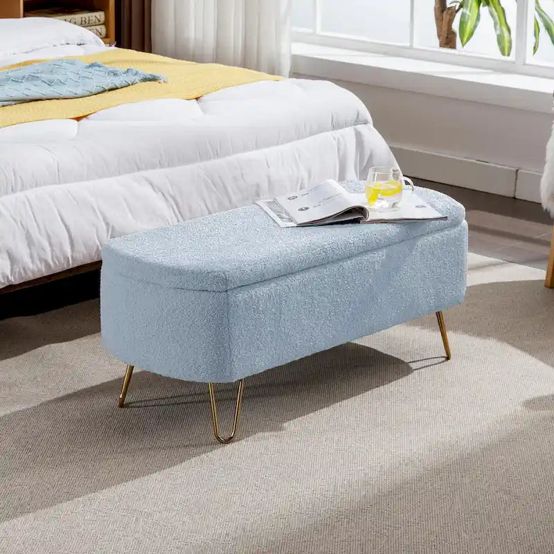 Banc de rangement ottoman rembourré en fausse fourrure avec pieds en épingle dorés Bleu ivoire