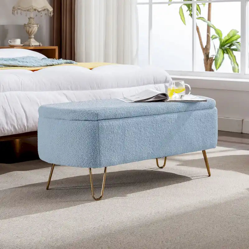 Banc de rangement ottoman rembourré en fausse fourrure avec pieds en épingle dorés Bleu ivoire