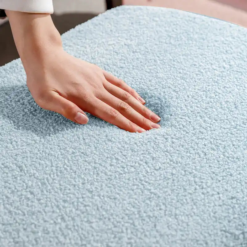 Banc de rangement ottoman rembourré en fausse fourrure avec pieds en épingle dorés Bleu ivoire